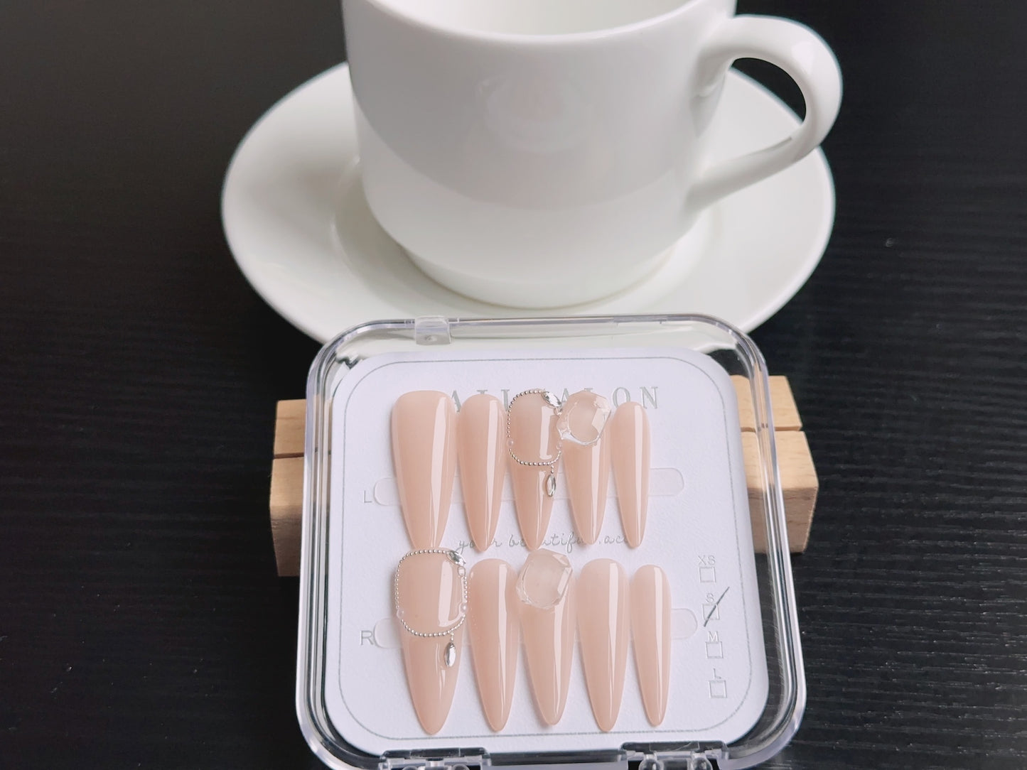 Press On Nails - Pink Gem-Embedded Resin False Nails, 10-Piece Set