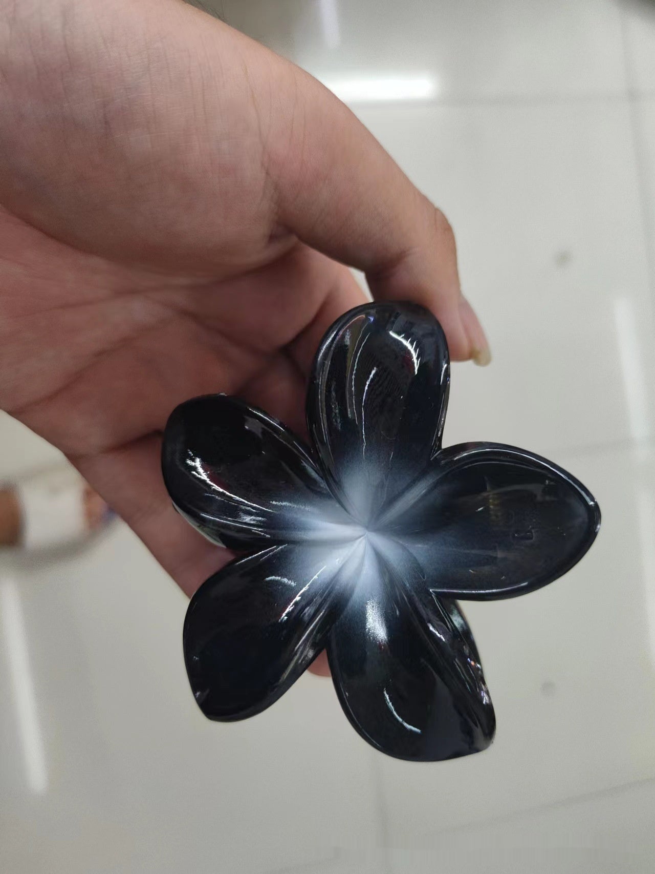 Flower Hair Clip with Egg Bauhinia Flower Back Spoon Grip - Multiple Colors
