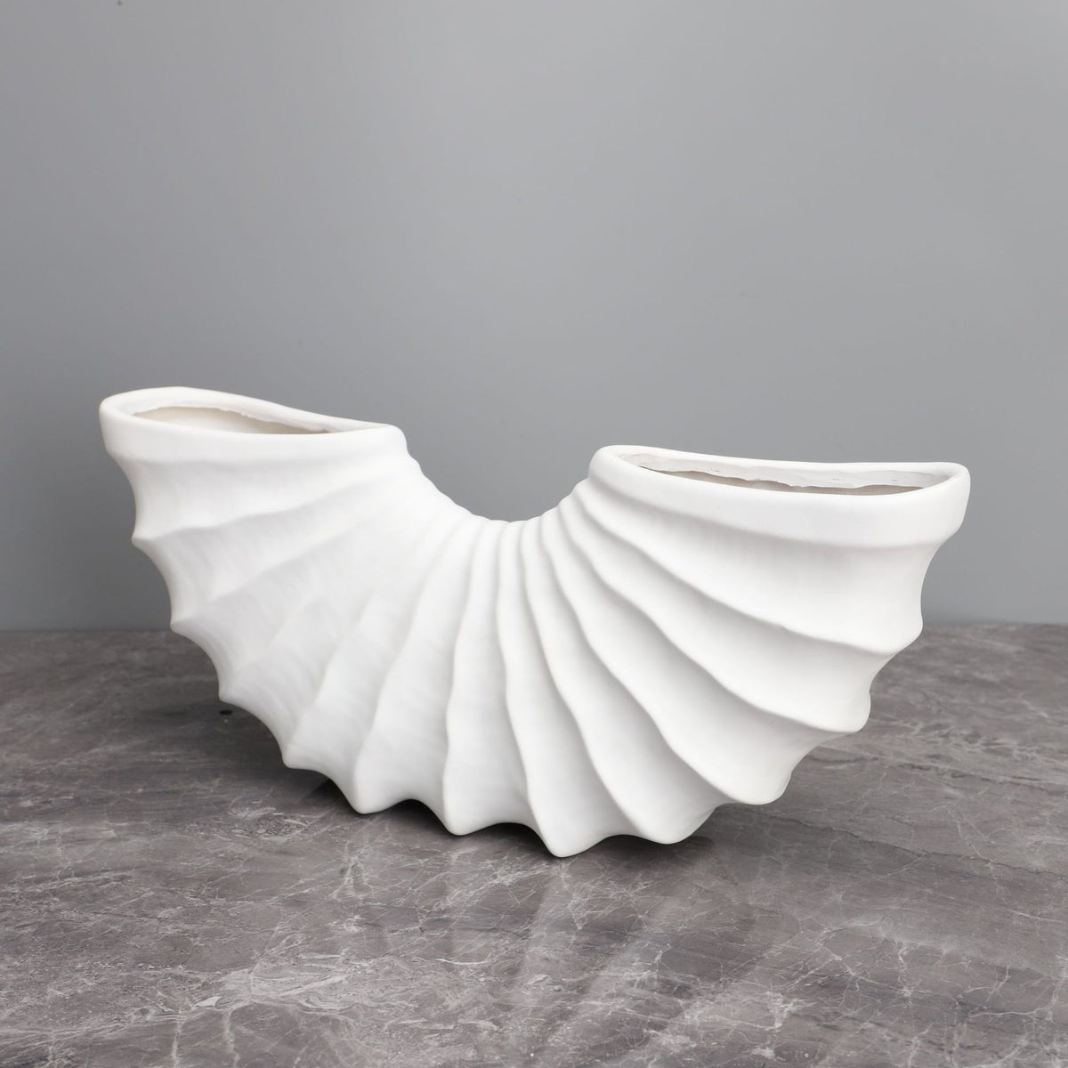 European-Style Resin Fan-Shaped Flower Vase Home Decor Small & Large Sizes