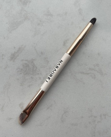 Double-Ended Eyeshadow and Angled Eyebrow Brush - Dual-Purpose Makeup Tool