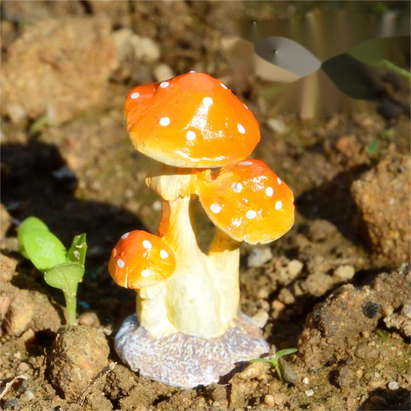Small Mushroom Resin Decoration - Rustic Garden and Home Ornament