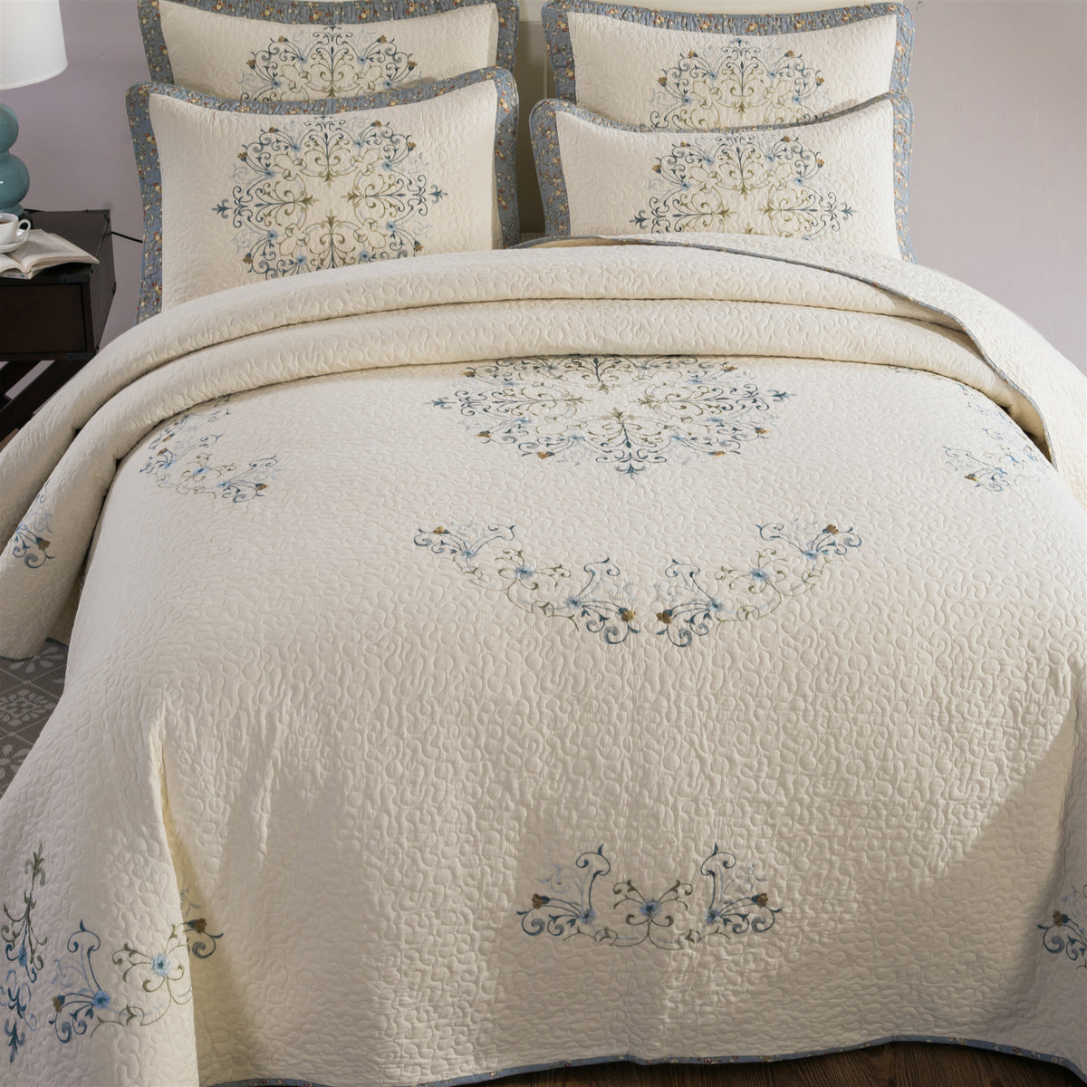 European-Style Cotton Bed Cover Set - Embroidery & Quilted Bedspread, Three-Piece
