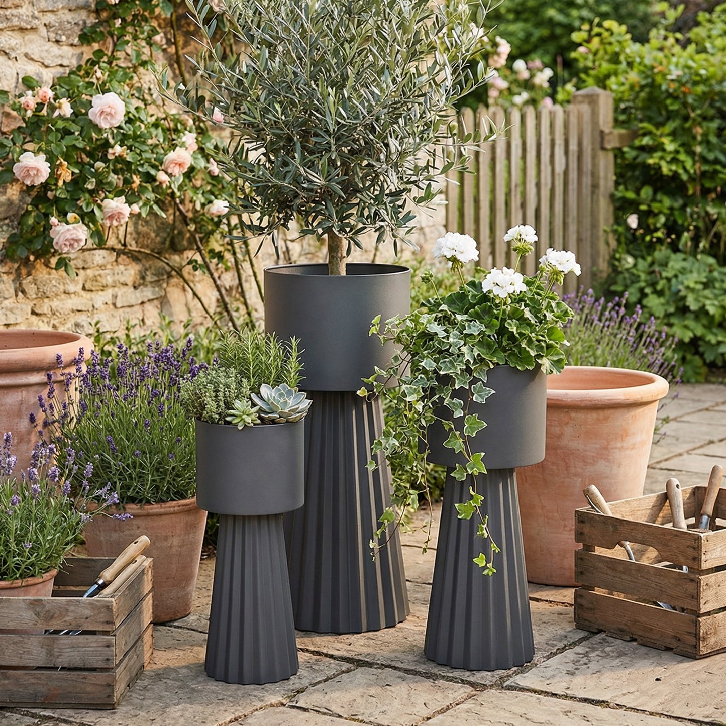3pcs Metal Plant Pots With Stand Indoor Outdoor Tall Flower 9.1in