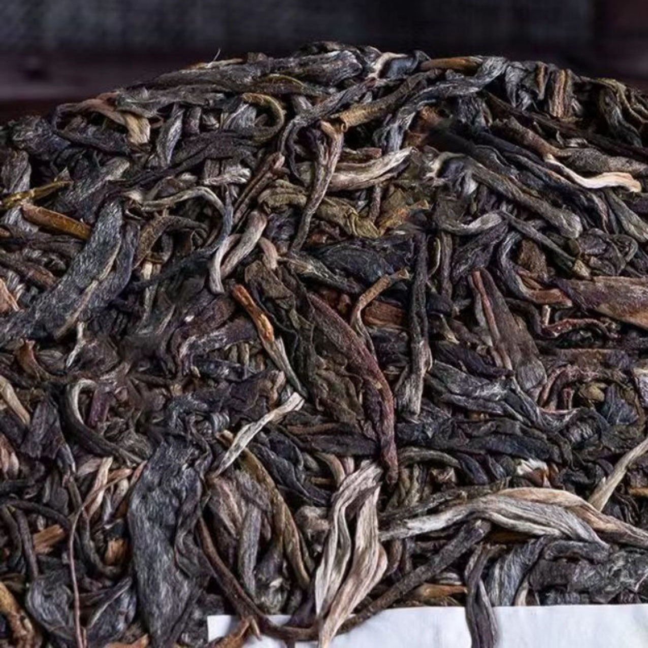 Banzhang Ancient Tree Sheng Pu'er Tea Cake - 357g Raw Pu-erh