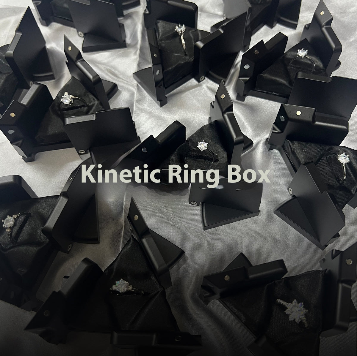 Aluminum Alloy Kinetic Energy Rotating Deformation Jewelry Box - Black 4.4cm
