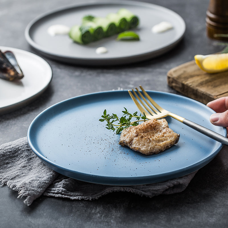 Simple Round Dessert Plate Tray - Porcelain Nordic Style Flatware Set