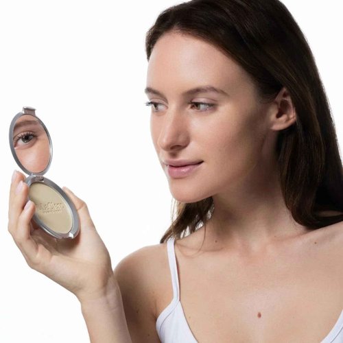 T. Leclerc Compact Pressed Powder - Super-Blendable Face Makeup Longwear Portable Matte Finish for Radiant Natural Medium to Full Coverage Airbrushing Mineral Based For Pores & Imperfections (Banane)
