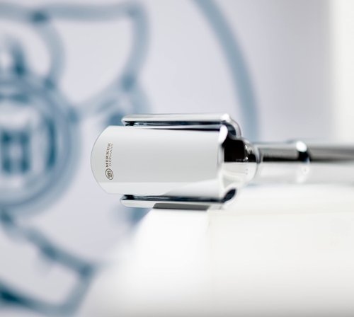 MERKUR FUTUR 701 Adjustable Double Edge Safety Razor - Bright Chrome | Adjustable Razor With Dial | Made in Germany | Plastic-Free | Snap-On Cap Design | Straight Bar