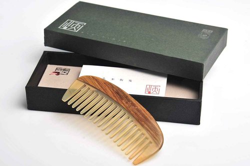 TAN MUJIANG Wooden Sheep or Cow Horn Comb Smooth Luxury Set, Anti-Static YTB 5-11 with Case
