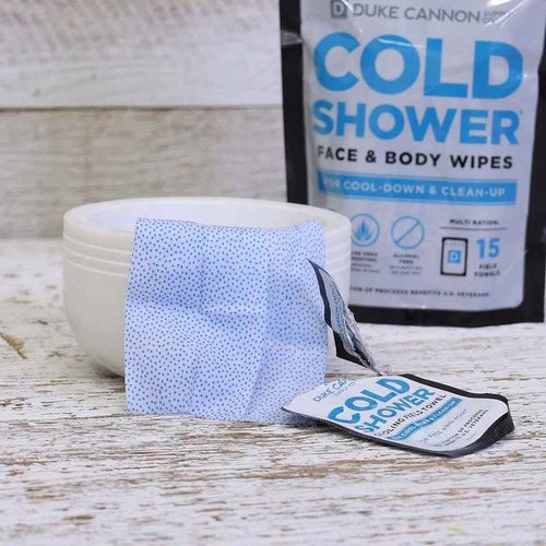 Duke Cannon Cold Shower Cooling Field Towels – Menthol Body Wipes for Men, No Rinse Face & Body Cleansing Wipes, 15 Individually Wrapped Towels (6 Pack)