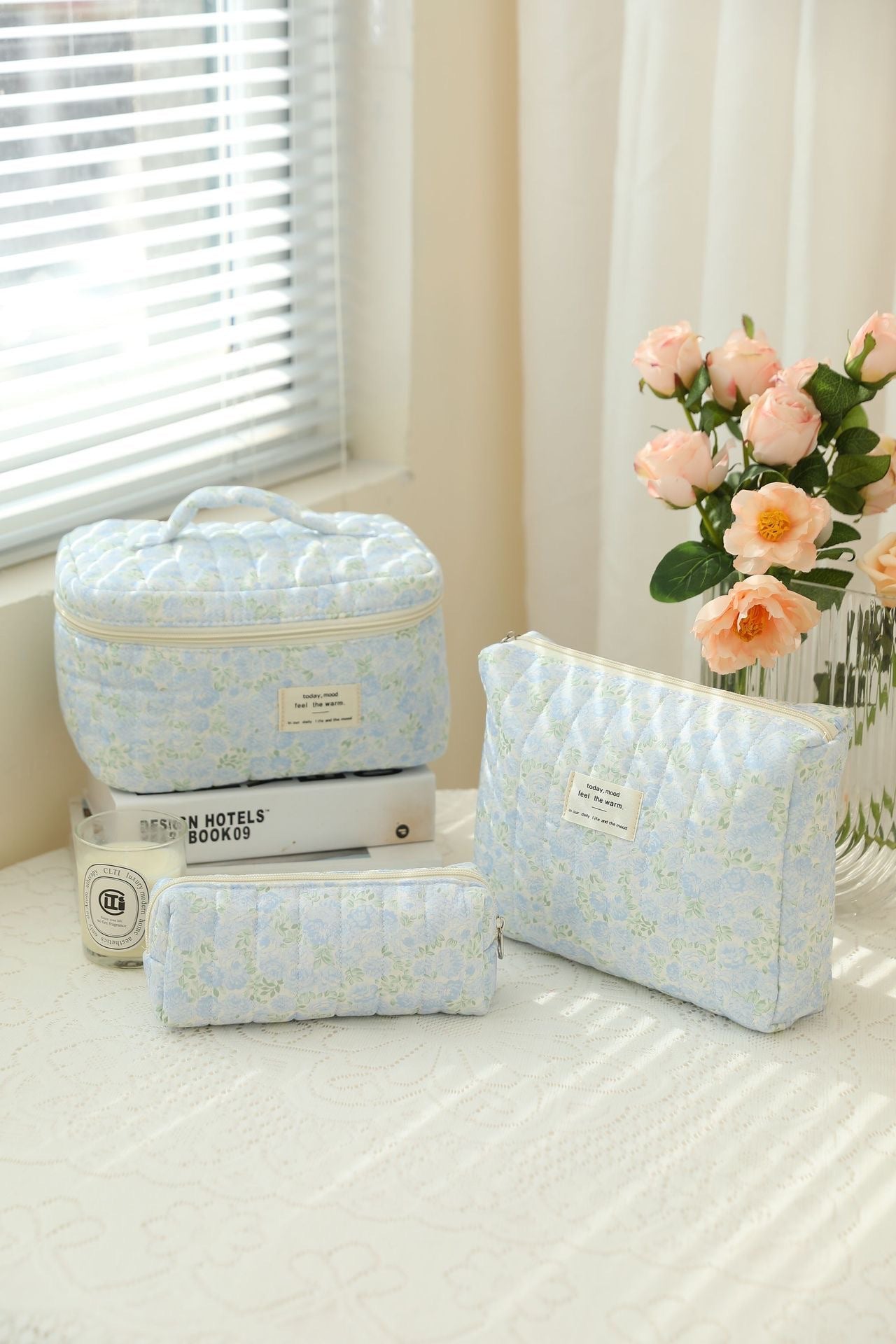 Large Capacity Portable Cosmetic Bag with Floral Design - Travel Makeup Organizer