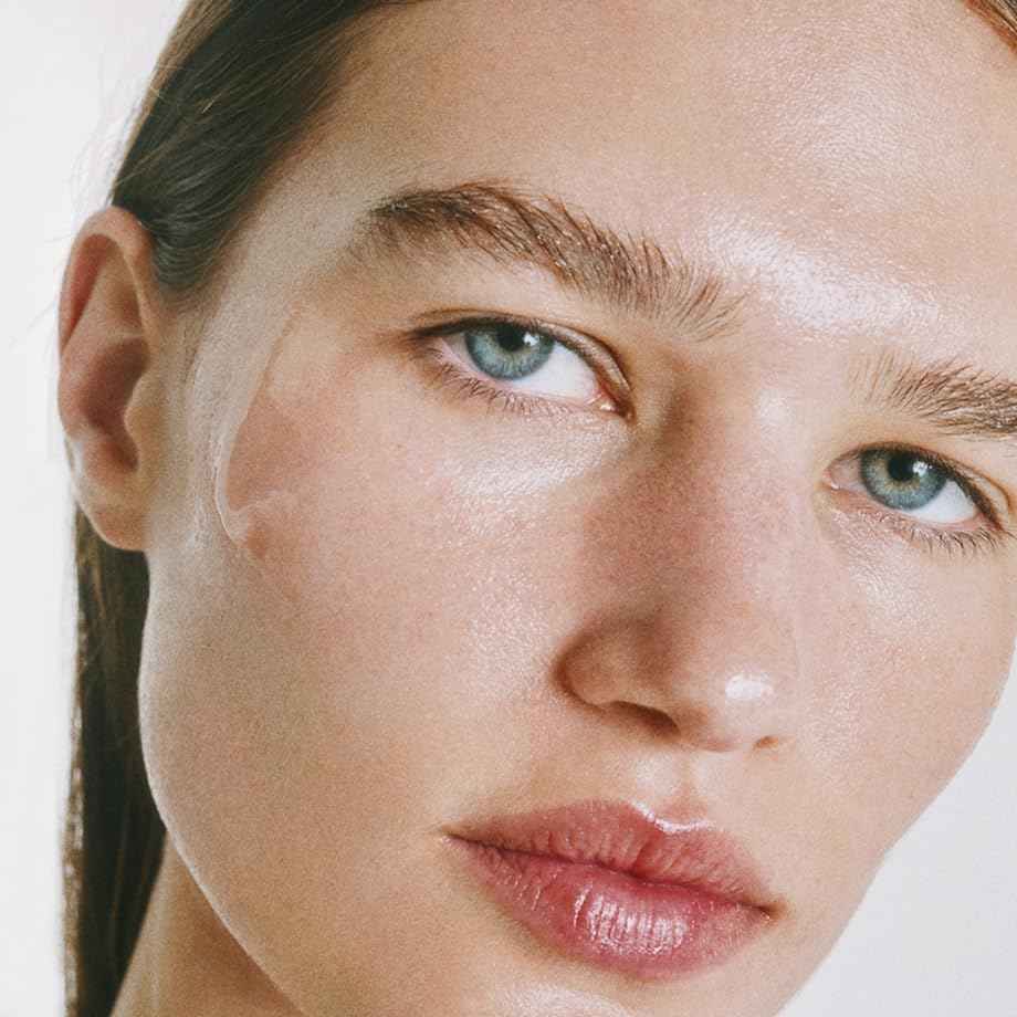 goop Beauty Exosome Hydration Therapy Serum | Hydrating Serum for Plump, Radiant, & Smooth Skin | Cica Leaf Exosomes, Red Sea Moss, & Polyglutamic Acid | 1.0 fl oz