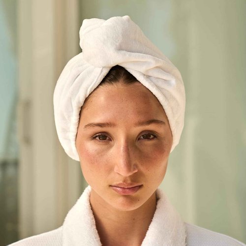 Iles Formula Limited Travel Edition Hair Care Set with Mini Shampoo, Conditioner, Finishing Serum, Comb, & Absorbent Turban Hair Towel, Travel-Friendly