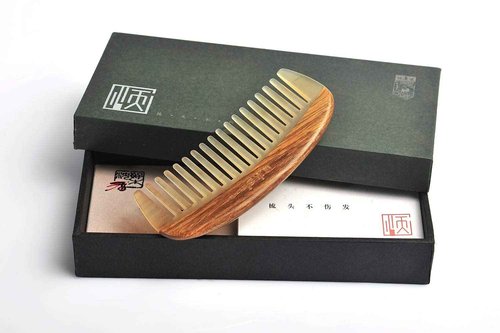 TAN MUJIANG Wooden Sheep or Cow Horn Comb Smooth Luxury Set, Anti-Static YTB 5-11 with Case