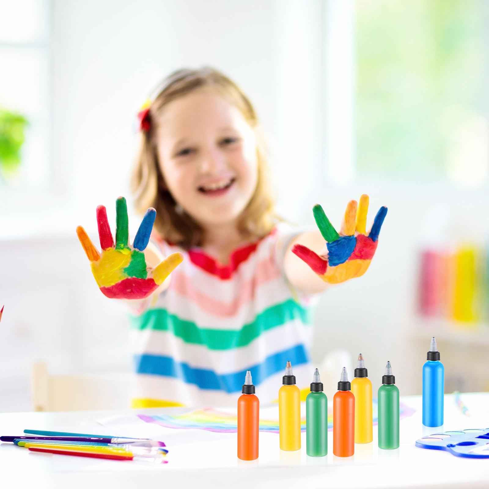 Irenare 200 Pcs 4 oz Plastic Squeeze Bottles Bulk Hair Oil Applicator Bottles Boston Empty Squeeze Condiment Bottle with Twist Top Cap Leak Proof for Liquids Oils Art Crafts Household Kitchen (Clear)