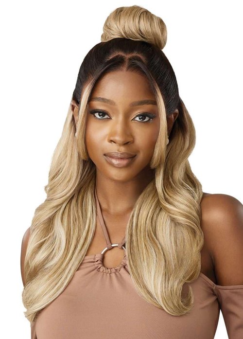 Outre Lace Front Wig - Perfect Hair Line 13X6 - Sierra (DRFF CARAMEL MOCHA)