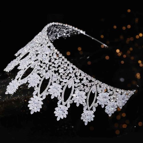 Aoligrace Silver Tall Wedding Tiaras for Women Luxury Cubic Zirconia Quinceanera Crowns for Women CZ Pageant Birthday Bridal Hair Accessories