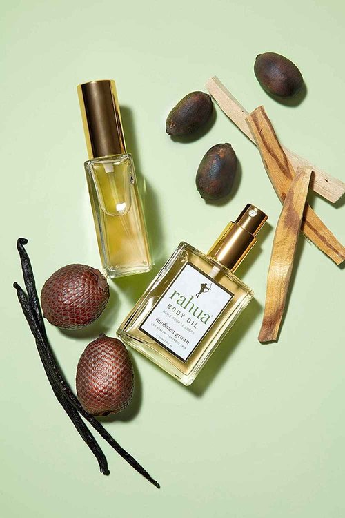 Rahua Body Oil, Vegan Lightweight Botanical Moisturizer with Rosehip, Pomegranate Seed & Vitamin E, Infused with Morete, Sacha Inchi, Guayusa, Palo Santo & Vanilla, 2 Fl Oz