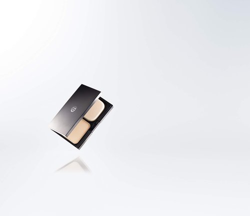 Koh Gen Do Gloss Film Foundation, Warm Neutral 213, Unscented, 9 g.