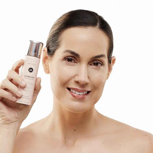 MagicMinerals AirBrush Foundation Set by Jerome Alexander – 3pc Set Includes AirFinish, Foundation and Kabuki Brush - Spray Makeup with Anti-aging Ingredients for Smooth Radiant Skin (Bright light)