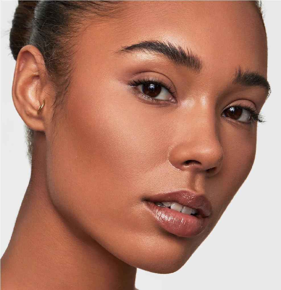 MAKEUP.BY.MARIO SoftSculpt® Shaping Stick Medium Dark (0.37 oz / 10.5g) + Bonus Acne Patch (36 Pieces)