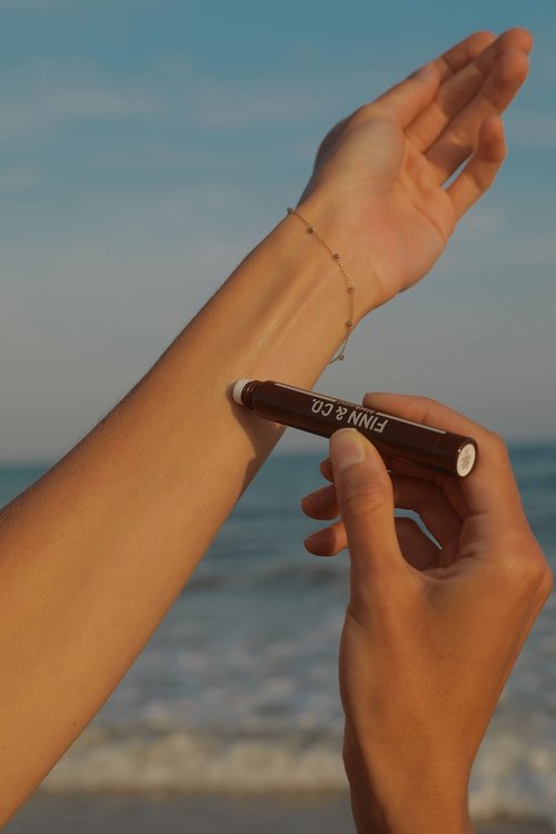 FINN & CO. Black Sand Rollerball Fragrance Oil - Long Lasting Unisex Scent with Beachy Notes - Compact & Spill Proof Rollerball Perfume - Travel Size Perfume for Women & Men | 0.34 oz