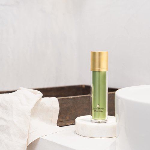 ANNEMARIE BÖRLIND - NATUROYALE Cleansing Cream - Face Cleanser With Natural Ingredients - Hyaluronic Acid Vitamin E and Shea Butter for a Firm Smooth and Refreshed Complexion - Step 1 of 5-4.2 Oz