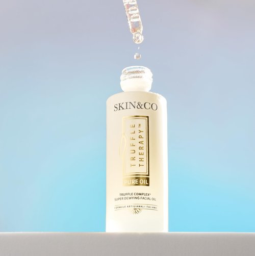 SKIN&CO Truffle Therapy Facial Oil, 1 FL OZ, For Women + Men, Providing Deep Hydration, Anti-Aging Benefits, And A Radiant Glow With Black Winter Truffle, Made in Italy