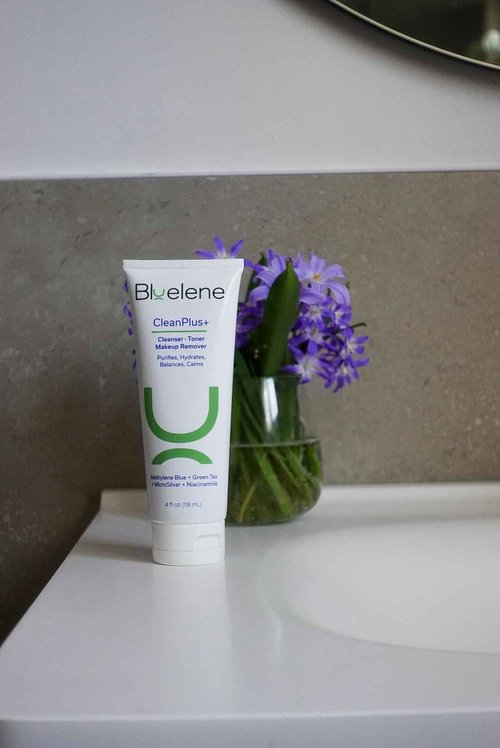 Bluelene CleanPlus+ Face Cleanser/Toner/Makeup Remover with Super Antioxidant Methylene Blue, Niacinamide, and MicroSilver. Gentle, Aloe Vera-Based Formula. Suitable for Sensitive Skin