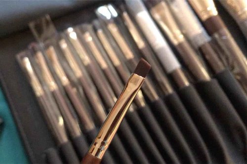 JYSJGCZA Professional makeup brush set with makeup bag. Includes Brushes for Contouring, Highlighting, Eyeshadow, Foundation & More. 15 Pcs Wool makeup brush