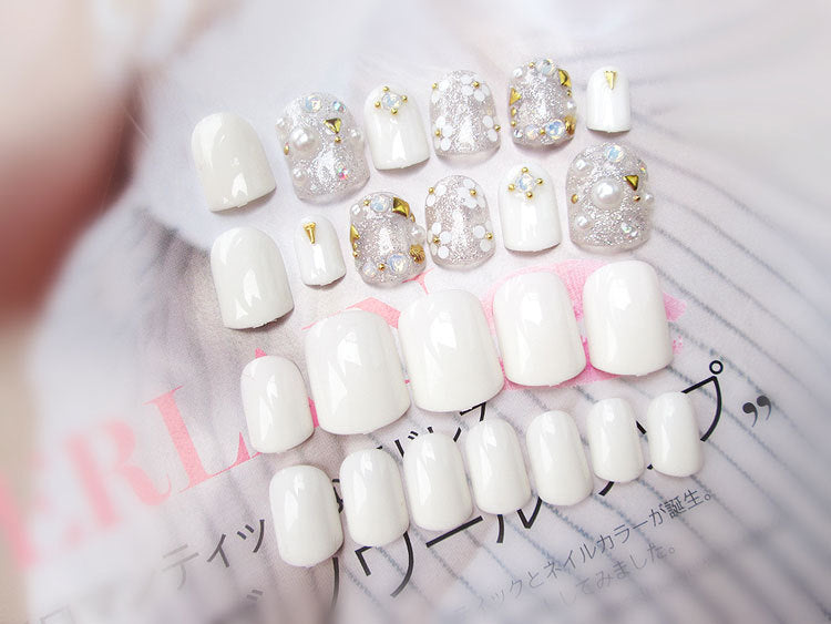 White Bride Fake Nails - 24 Pieces with Glue