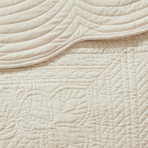 3 Piece Reversible Scalloped Edge Quilt Set - Cream, King/Cal King