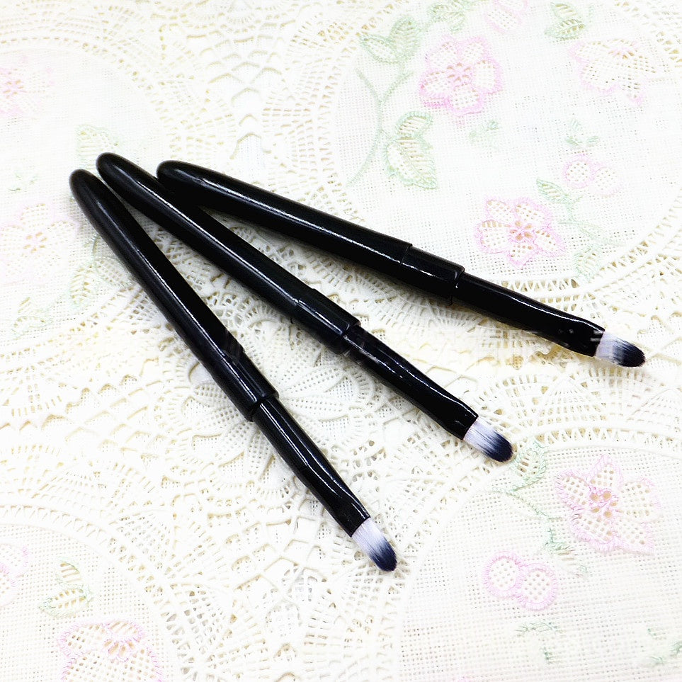Portable Lip and Eyeliner Makeup Brush with Cap - Precise Application Tool