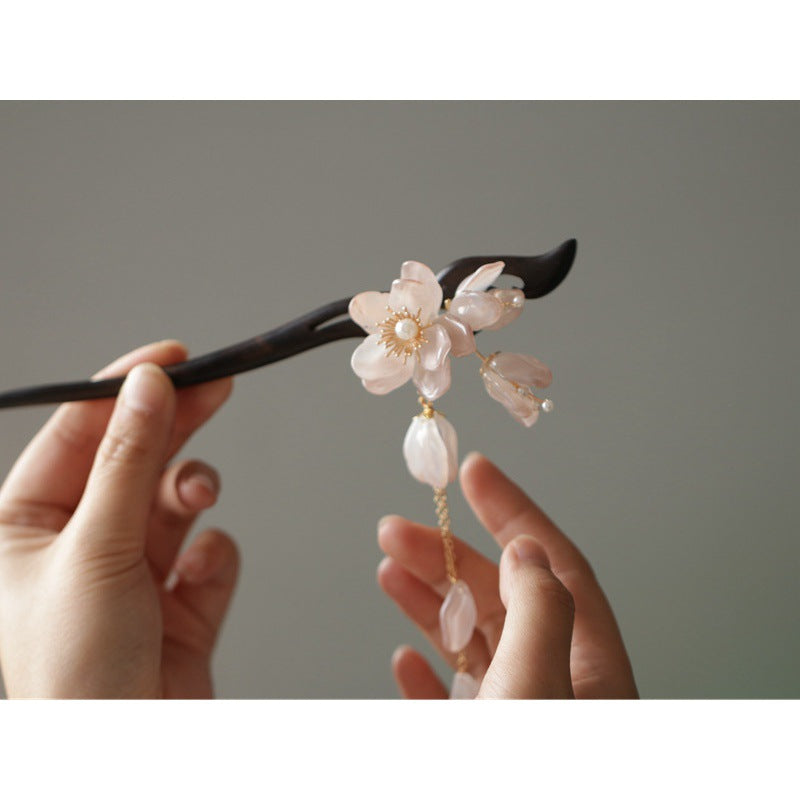 Chinese Style Wooden Hairpin with Floral Design - Retro Hair Accessory