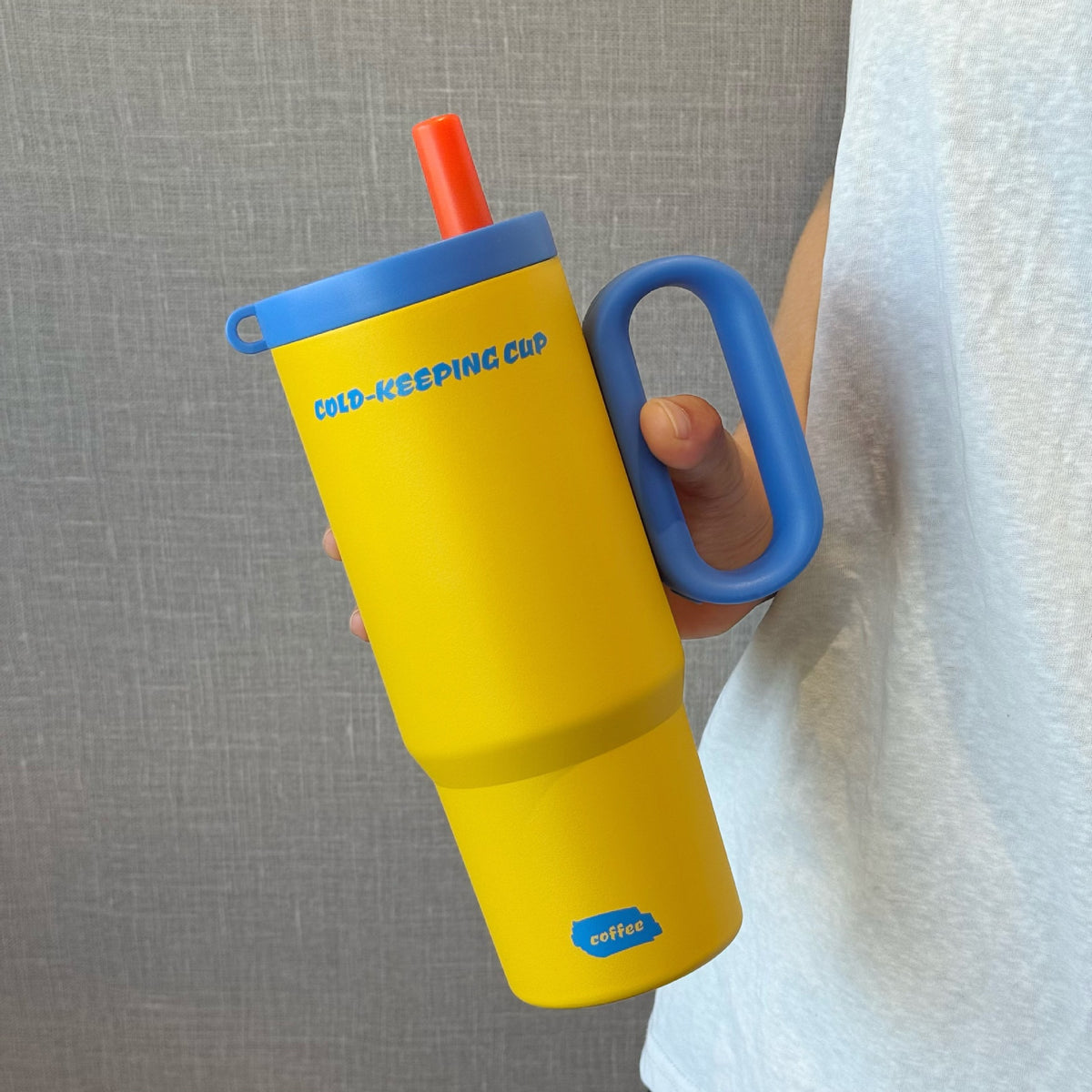 Portable Insulated Water Cup with Handle for Car Travel - 710ml