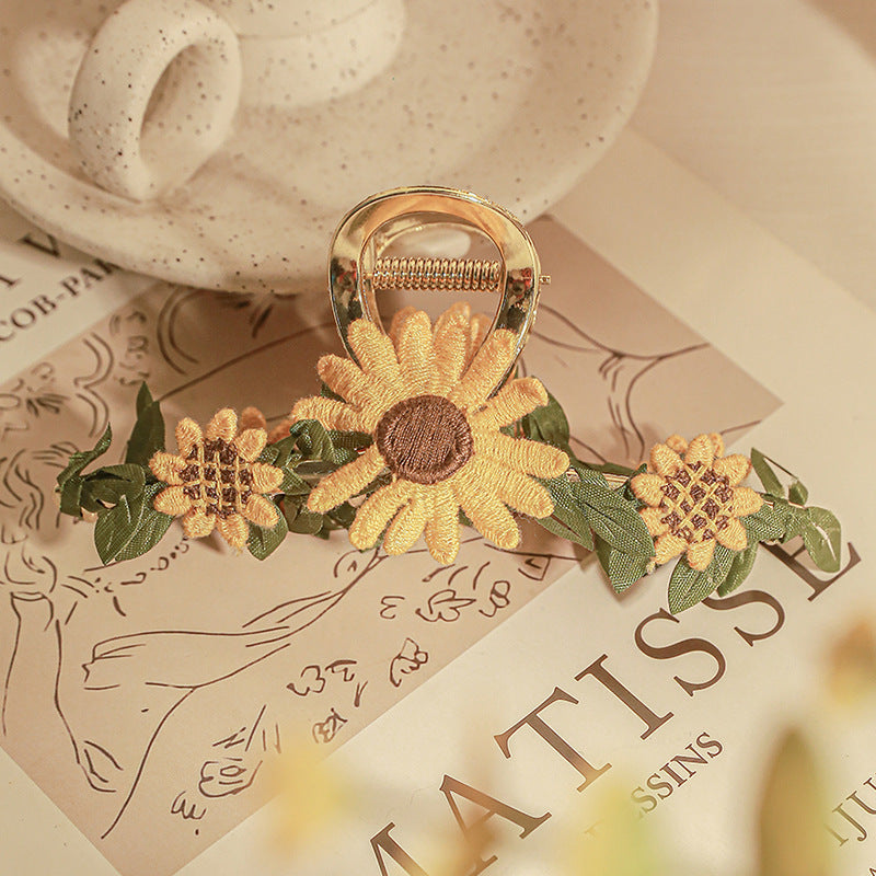 Flower Hairpin for Women Small Daisy Clip Elegant Hair Accessory