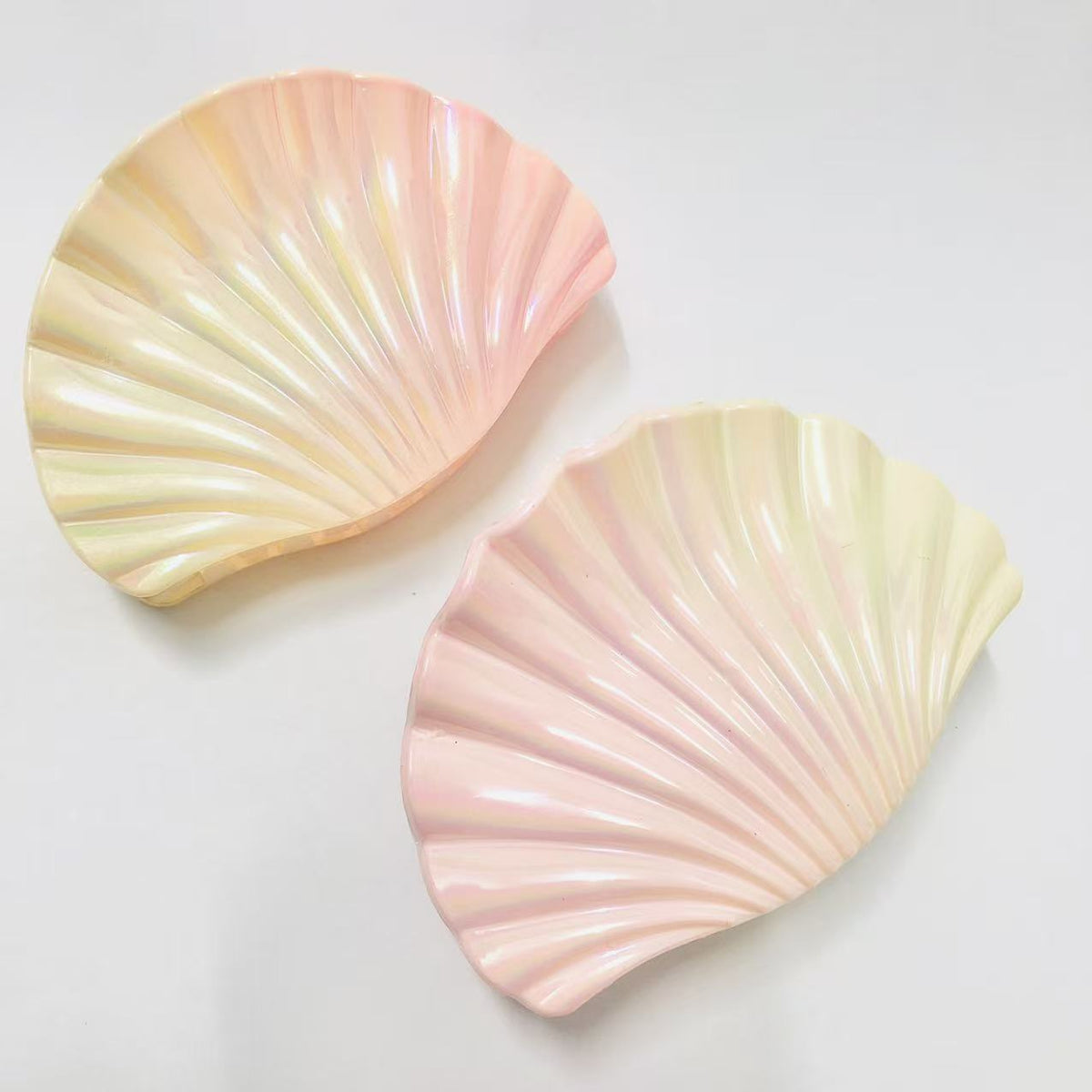 Iridescent Shell Hair Clip - Vibrant Ocean Design for Women