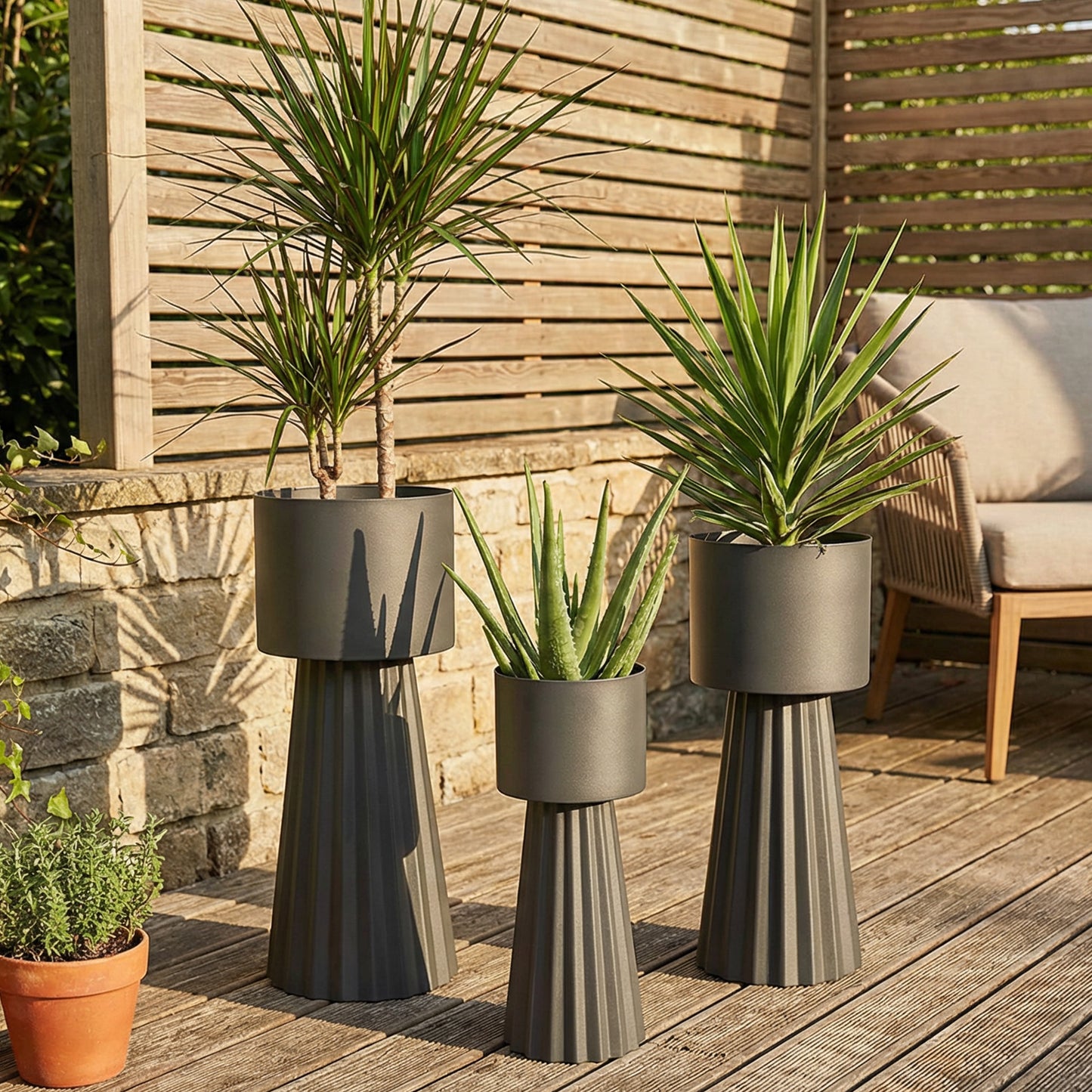 3pcs Metal Plant Pots With Stand Indoor Outdoor Tall Flower 9.1in