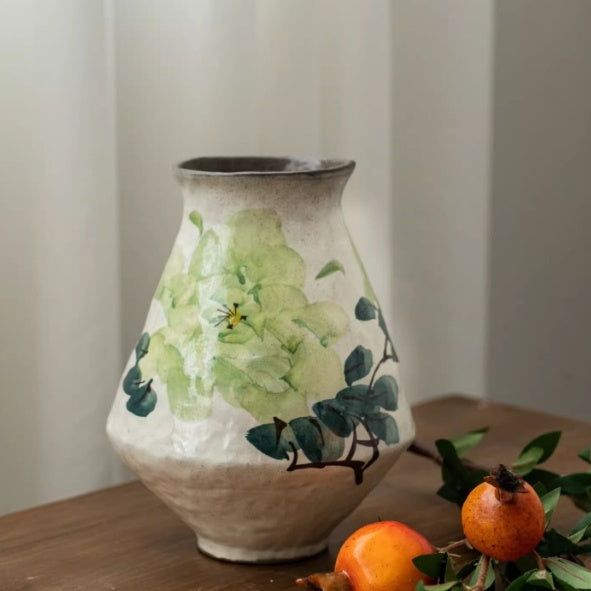 Ceramic Vase Home Decor Ornament - Hand-Painted Chinese Style, 10x20cm
