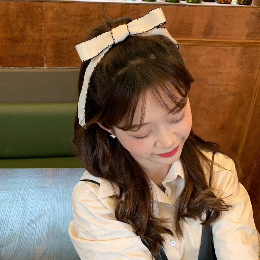 Women's Wavy Bow Hair Clip