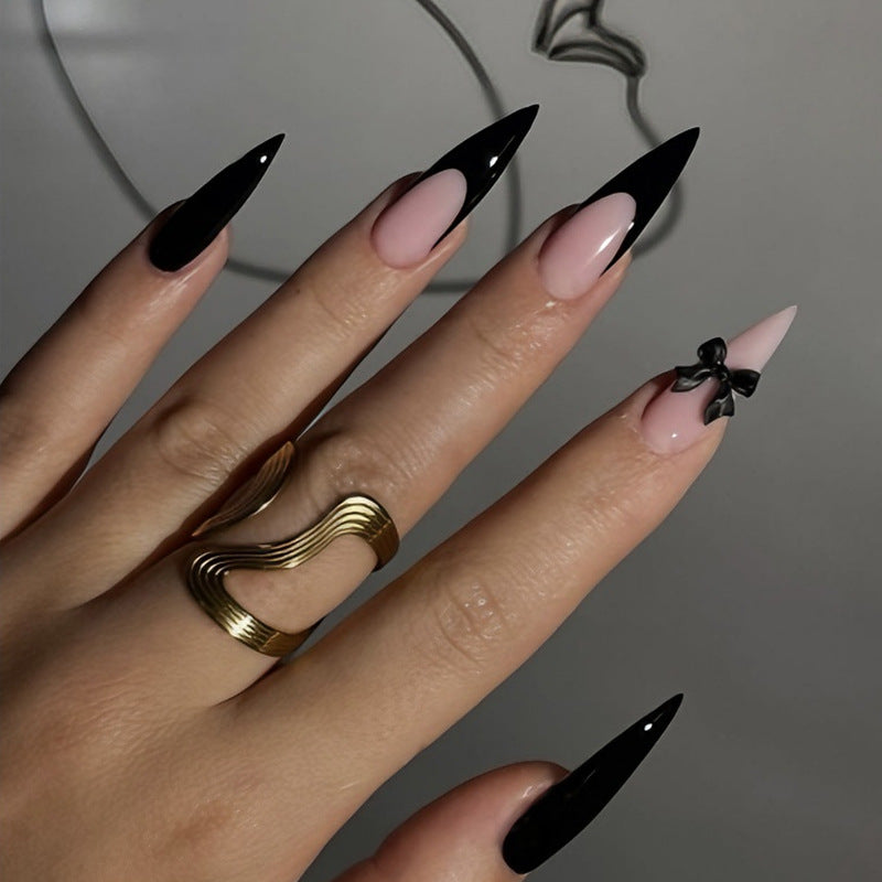 Minimalist Black Edged Nude French Manicure Nails Set for Women