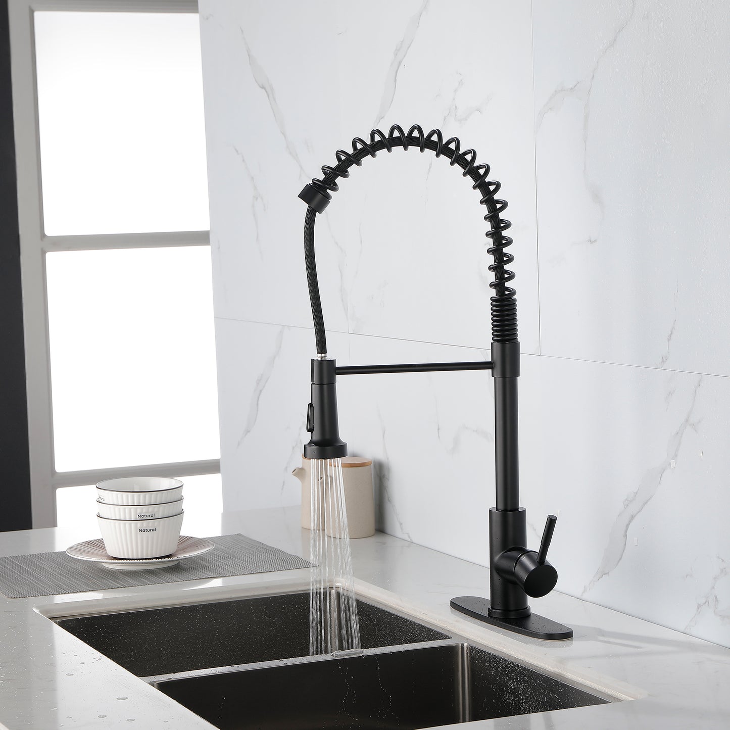 Solid Brass Kitchen Sink Faucet with Pull Down Sprayer - Matte Black