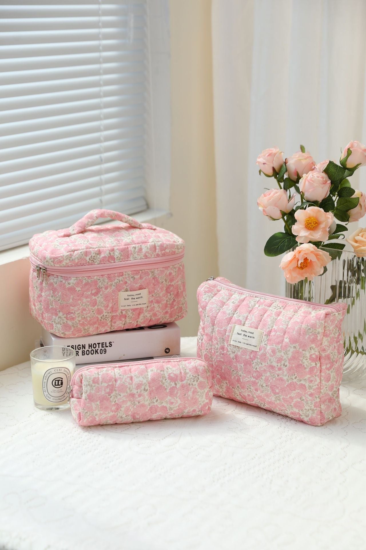 Large Capacity Portable Cosmetic Bag with Floral Design - Travel Makeup Organizer