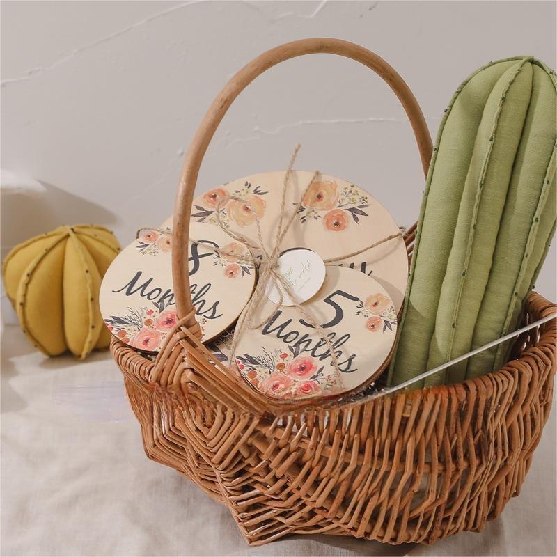 Wooden Flower Milestone Photo Prop Set - Large and Small Disc Decorations