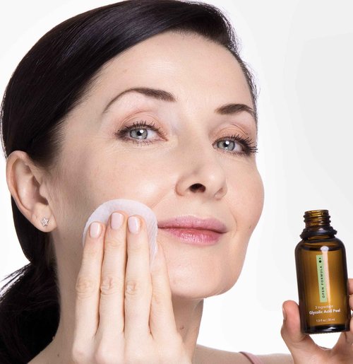 Open Formula Anti-aging Super Set. Glycolic Acid Peel + Retinoid Serum + Collagen Peptide Moisturizer. For Dark Spots & Melasma, Lines & Wrinkles, Loose & Sagging Skin. 3 Products, 3 Minutes To Apply