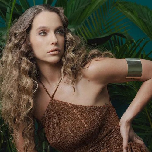 HELICONIA Sensuous Body Oil – Lightweight Body Oil with Jojoba Oil, Almond Oil & Vitamin E | Fast-Absorbing | Non Greasy | Wild Rose & Verbena Scent | Tropical Skincare | 50 ml