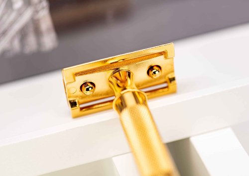 Merkur Classic 2-Piece Double Edge Safety Razor Gold Plated, 1 Count