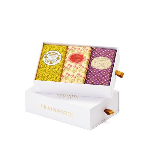 Claus Porto - Classico Gift Box | 3 Piece Wax Sealed Soaps | Rich, Smooth, Creamy Hand + Body Soap | Handcrafted, Aromatic, Classic, Delicate (8741, Chic + Lavandre; 150g each)