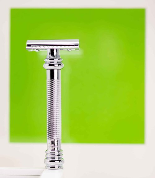 MERKUR 38C Double Edge Safety Razor - Bright Chrome, Extra Large Barber Pole Grip Brass Handle, Made in Germany, Plastic-Free, Two Piece Design, Closed Comb, Straight Bar