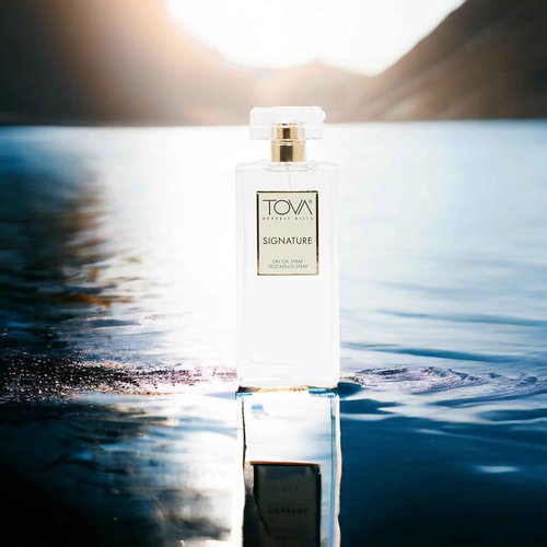 Tova Signature Dry Oil Spray – Lightweight Fast-Absorbing Hydrating Body Oil for Women – Floral Musk Scent – USA-Made & Cruelty-Free – 3.4 fl oz